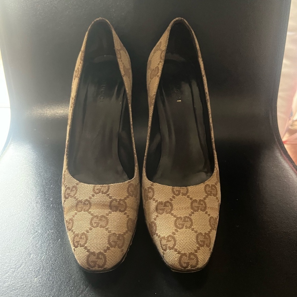GUC Gucci Women's Beige Brown GG Marmot High Heel Size 6 1/2 B